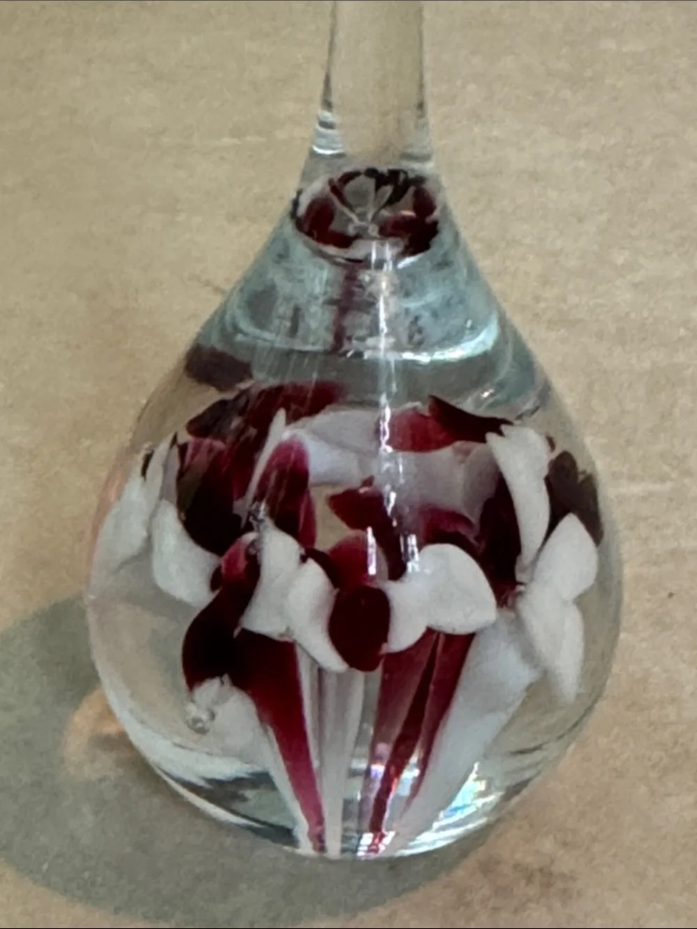 Art Glass Teardrop Paperweight With Red White Flowers Ring Holder hand blown